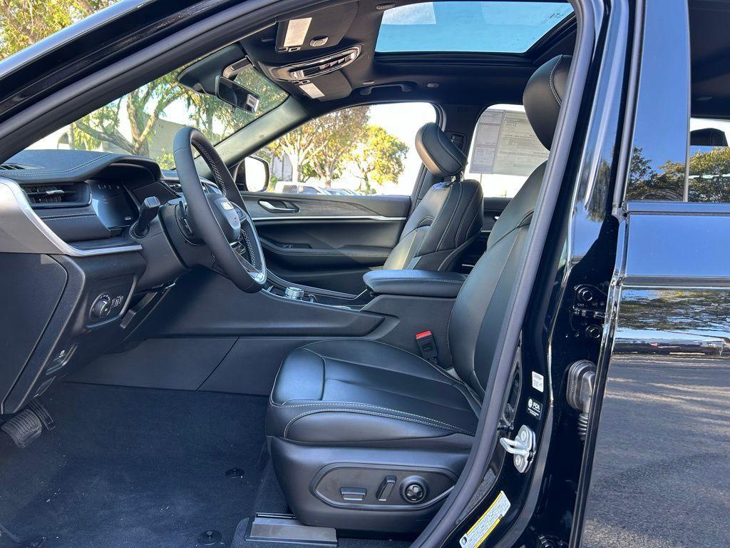 new 2026 Jeep Grand Cherokee car, priced at $46,365