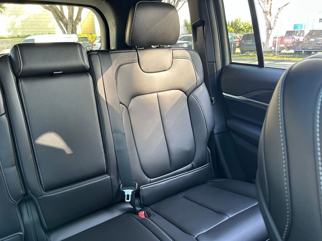 new 2026 Jeep Grand Cherokee car, priced at $46,365