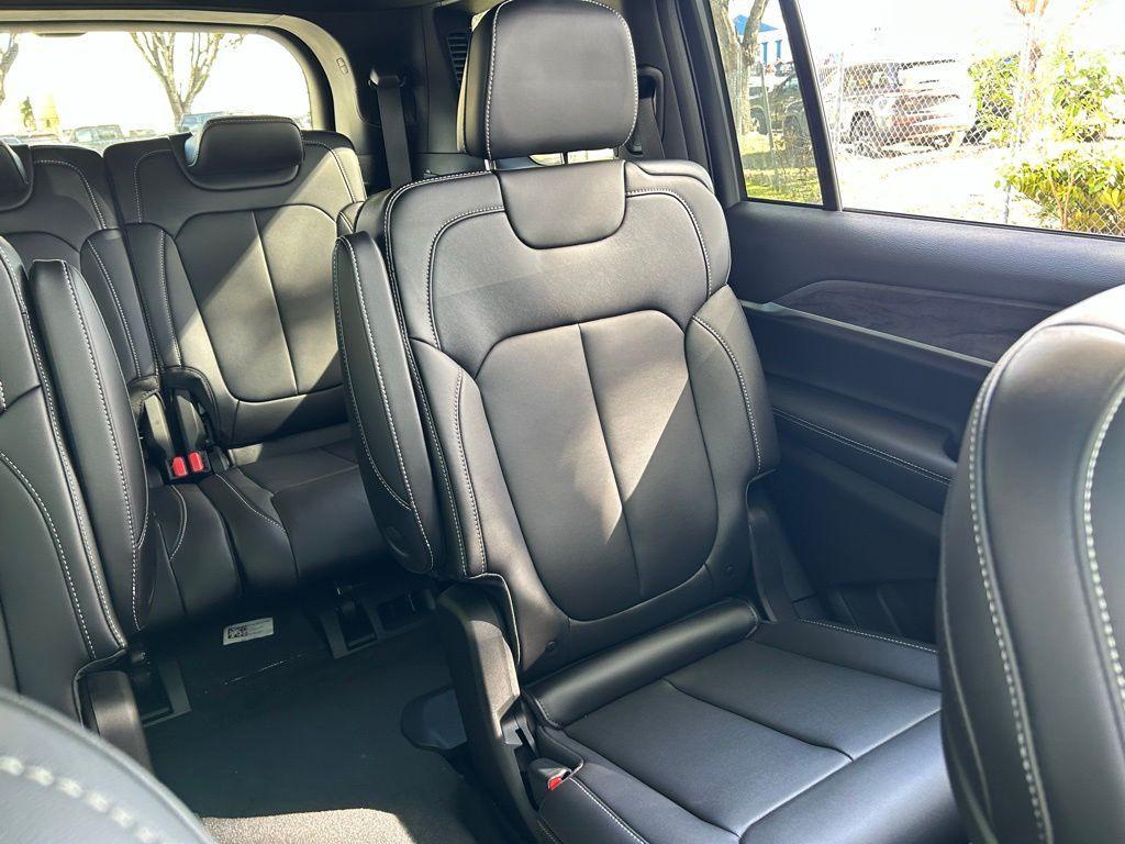 new 2026 Jeep Grand Cherokee L car, priced at $47,249