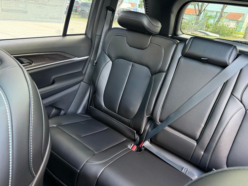 new 2026 Jeep Grand Cherokee car, priced at $44,835