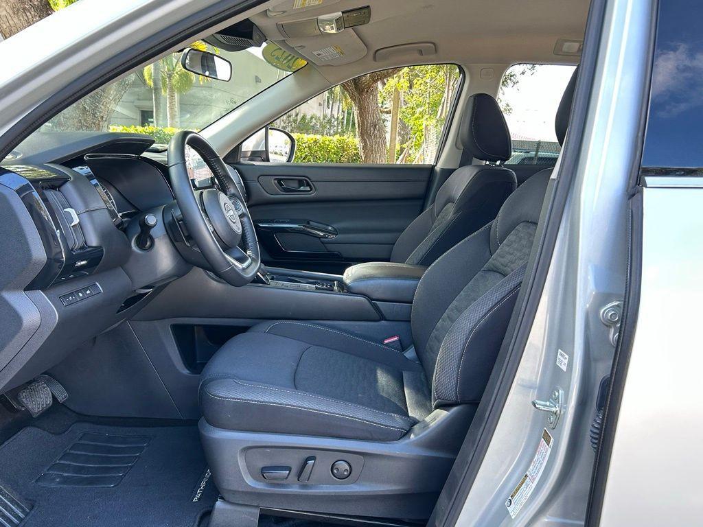 used 2025 Nissan Pathfinder car, priced at $28,989