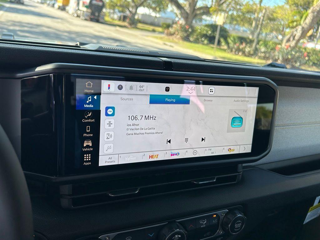 new 2026 Jeep Gladiator car, priced at $44,068