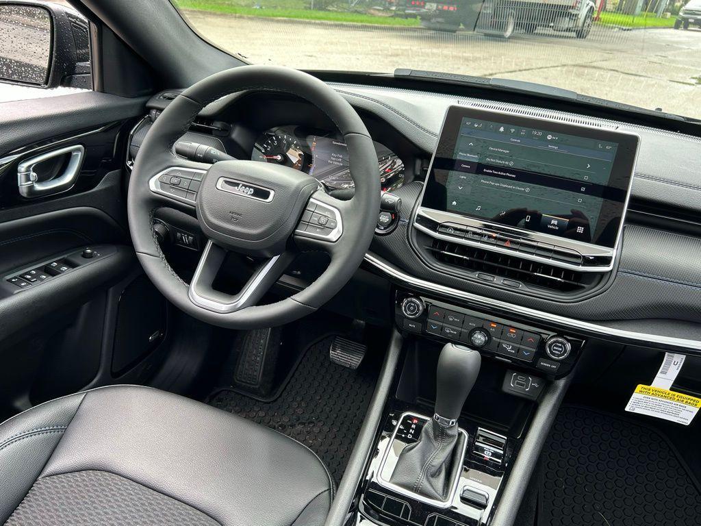 new 2025 Jeep Compass car, priced at $33,335