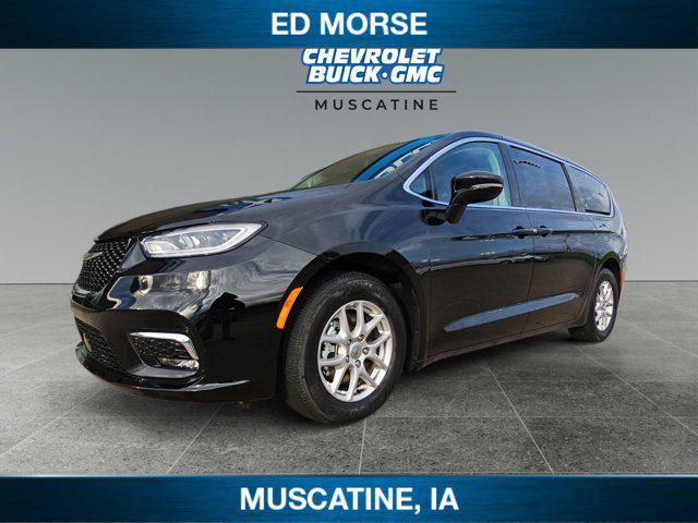 used 2024 Chrysler Pacifica car, priced at $29,490