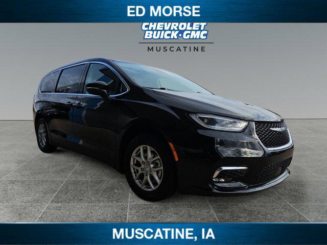 used 2024 Chrysler Pacifica car, priced at $29,490