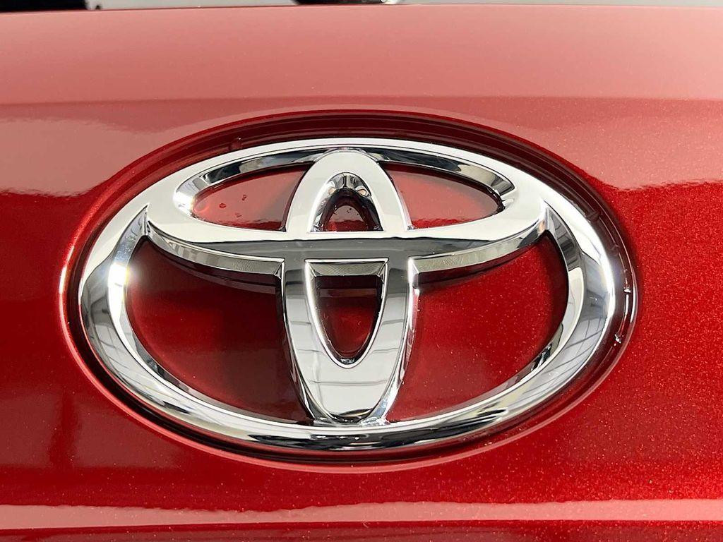 new 2026 Toyota Highlander Hybrid car, priced at $58,743
