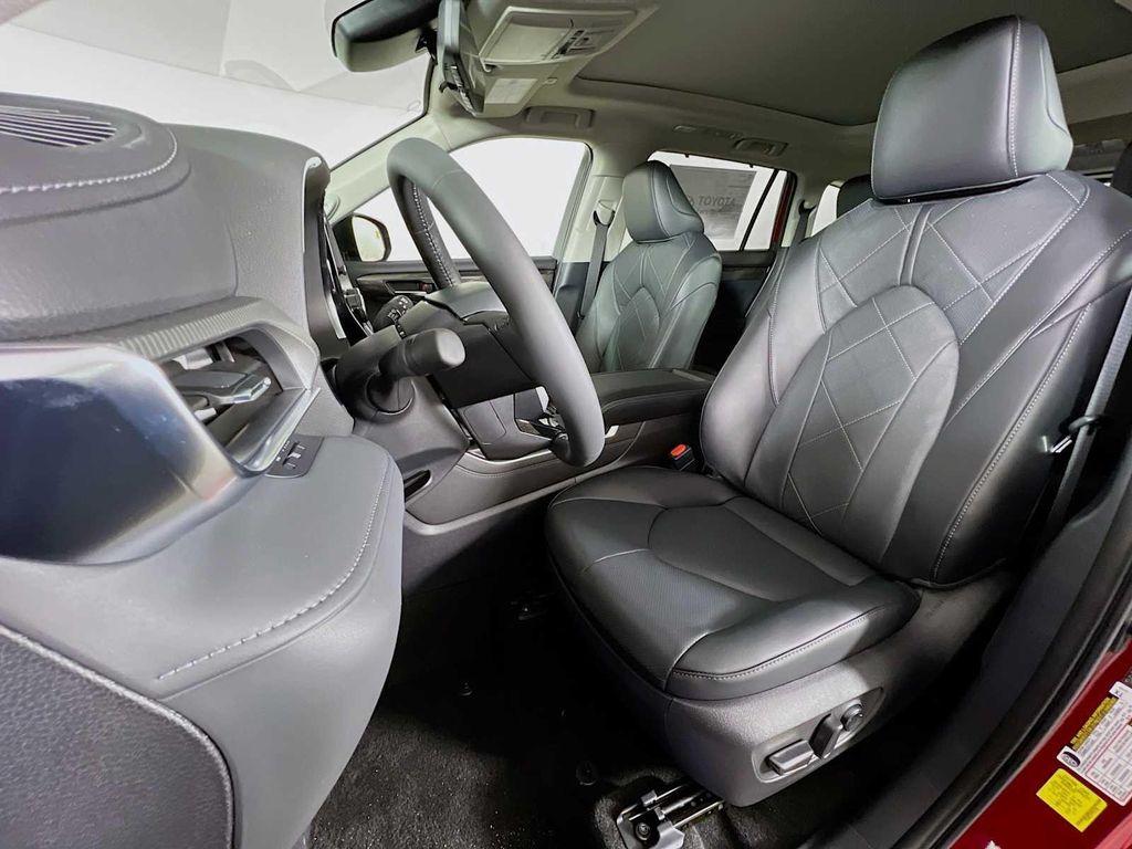 new 2026 Toyota Highlander Hybrid car, priced at $58,743
