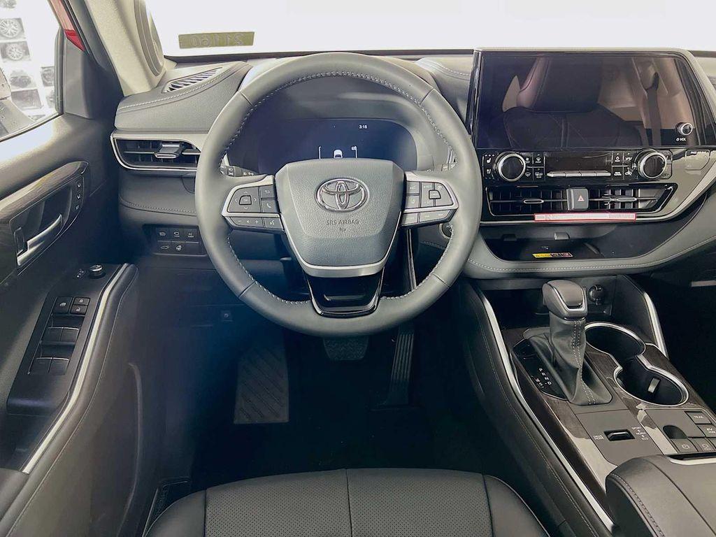 new 2026 Toyota Highlander Hybrid car, priced at $58,743