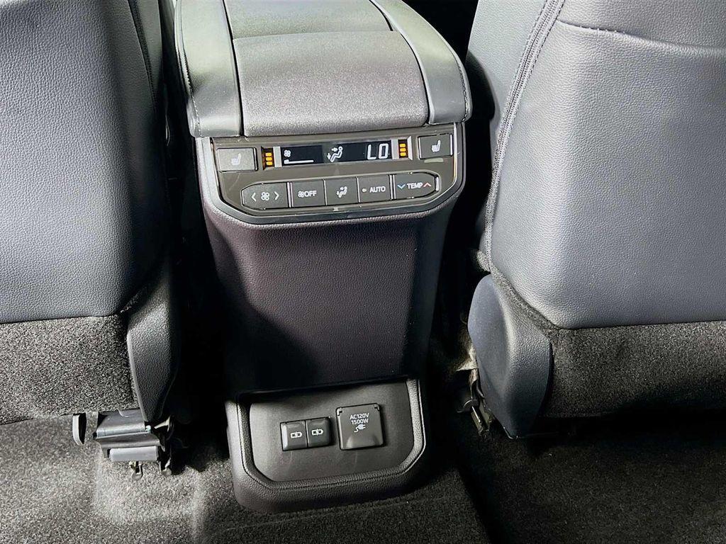 new 2026 Toyota Highlander Hybrid car, priced at $58,743