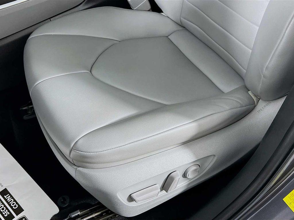 used 2022 Toyota Highlander car, priced at $34,991