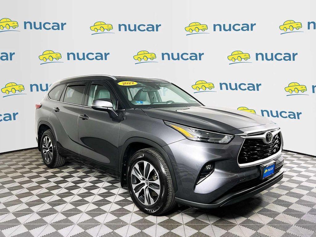 used 2022 Toyota Highlander car, priced at $34,991