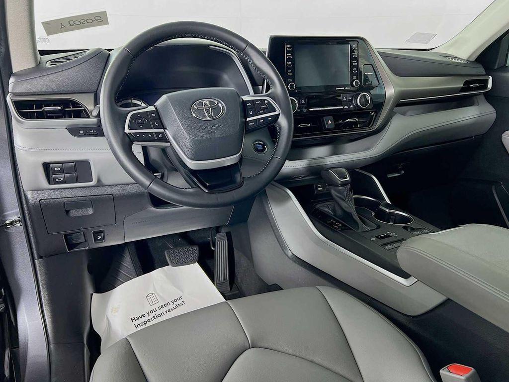 used 2022 Toyota Highlander car, priced at $34,991
