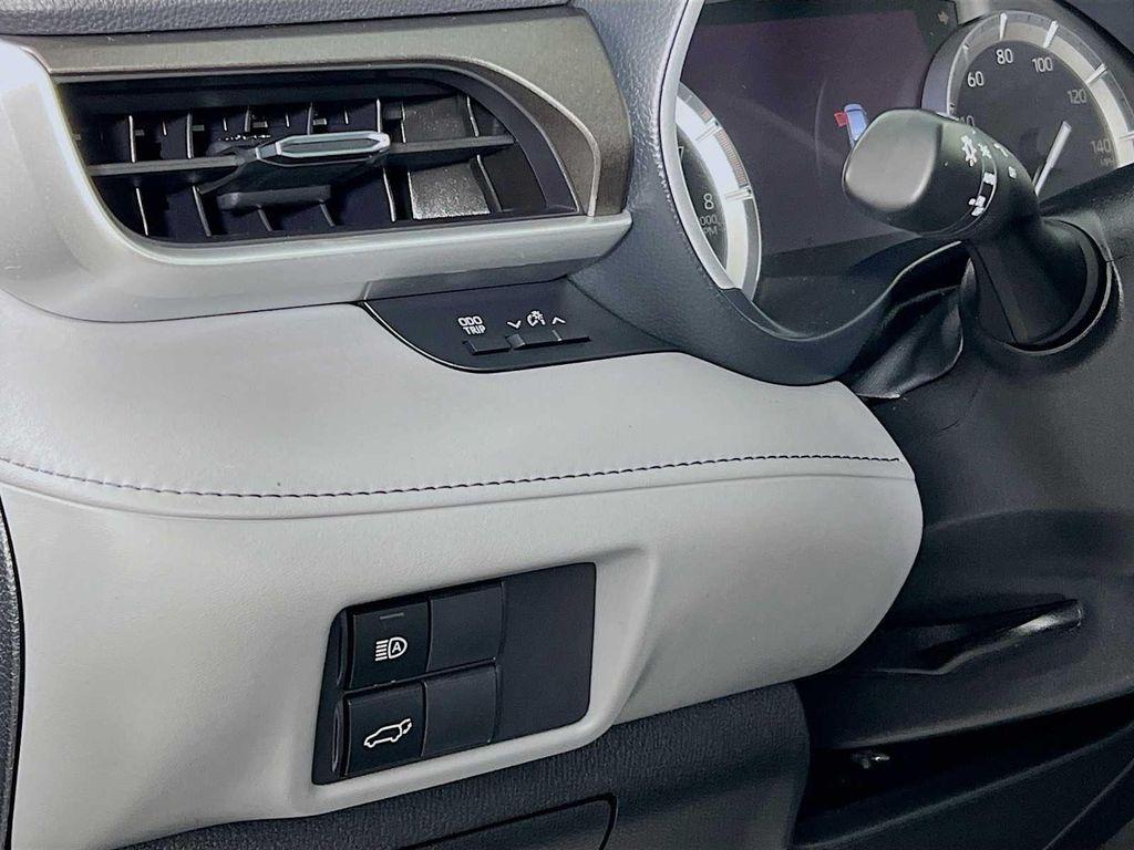 used 2022 Toyota Highlander car, priced at $34,991