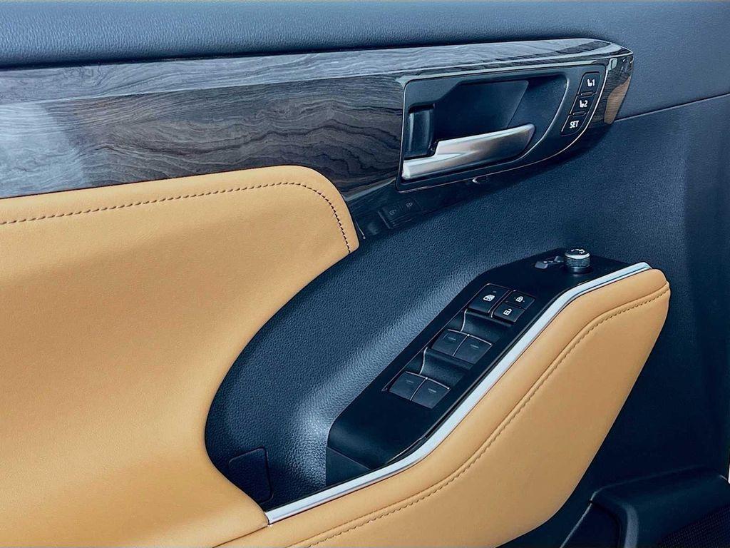 new 2026 Toyota Highlander car, priced at $57,647