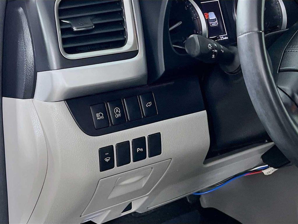used 2017 Toyota Highlander car, priced at $24,767