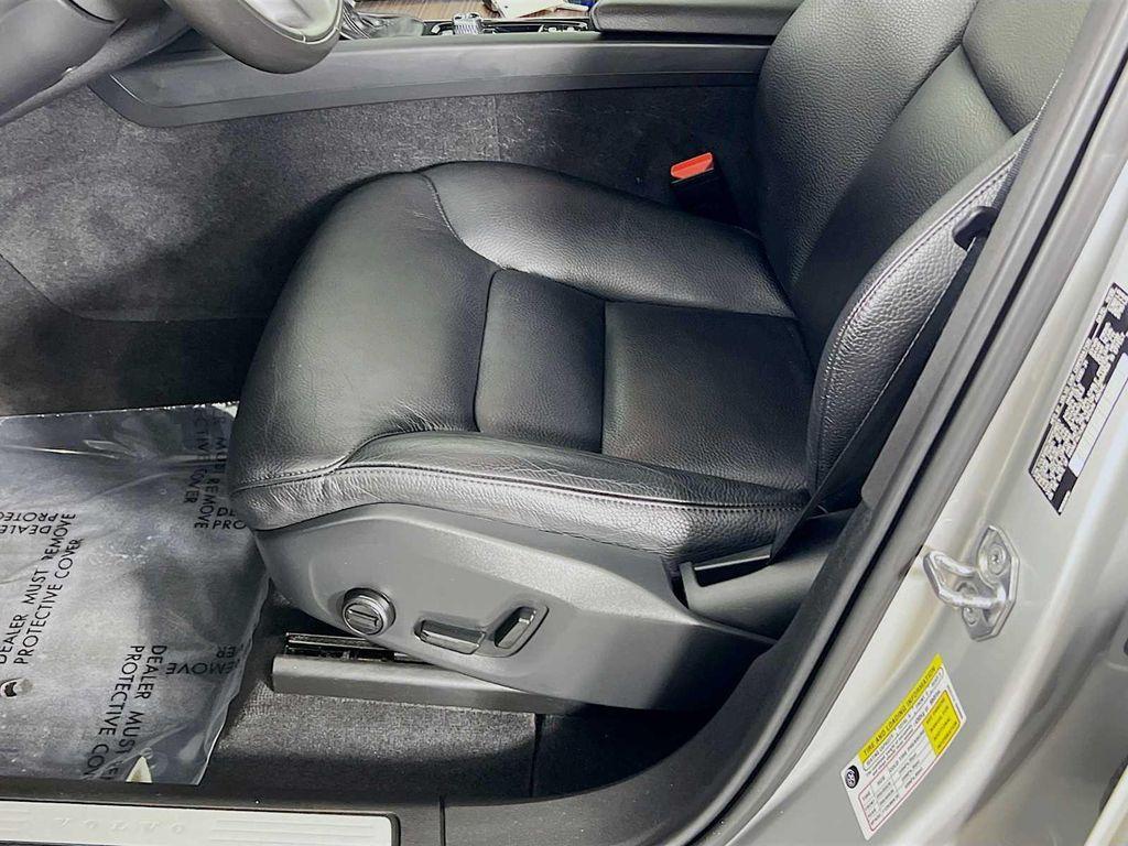 used 2021 Volvo XC60 car, priced at $25,397