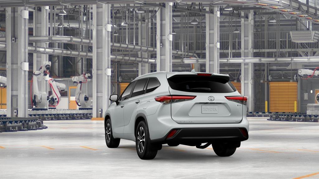 new 2026 Toyota Highlander Hybrid car, priced at $52,762