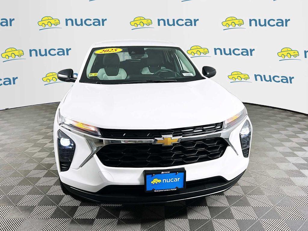 used 2025 Chevrolet Trax car, priced at $21,399