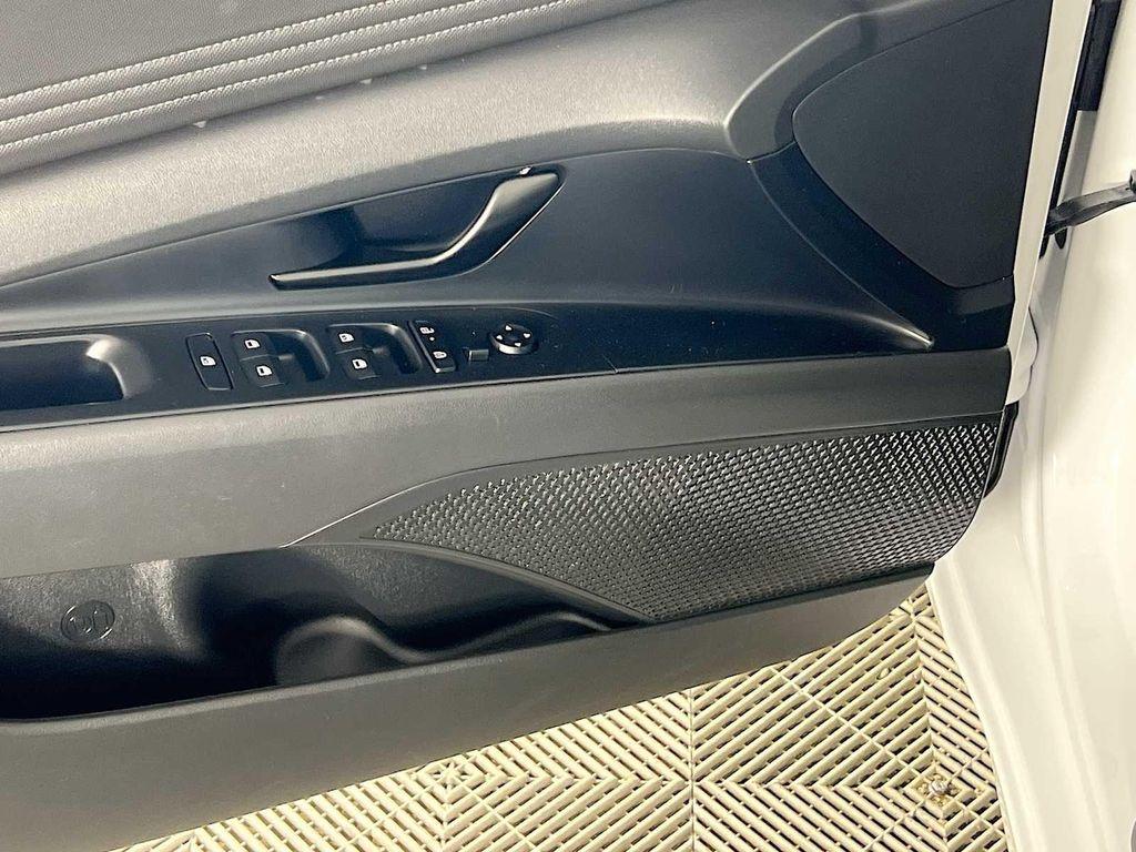 used 2025 Hyundai Elantra car