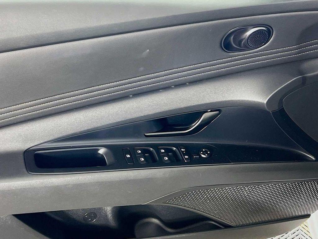 used 2025 Hyundai Elantra car