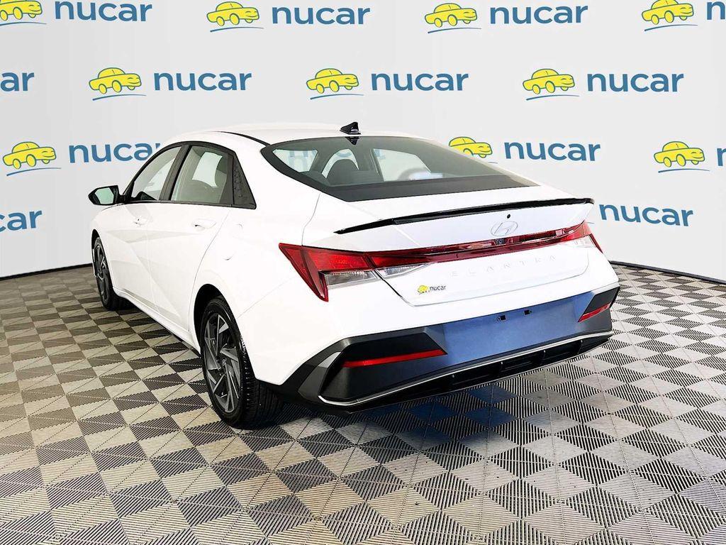 used 2025 Hyundai Elantra car