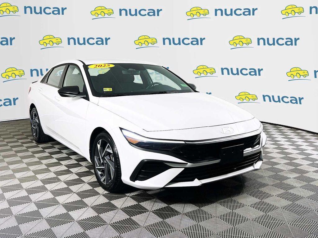 used 2025 Hyundai Elantra car
