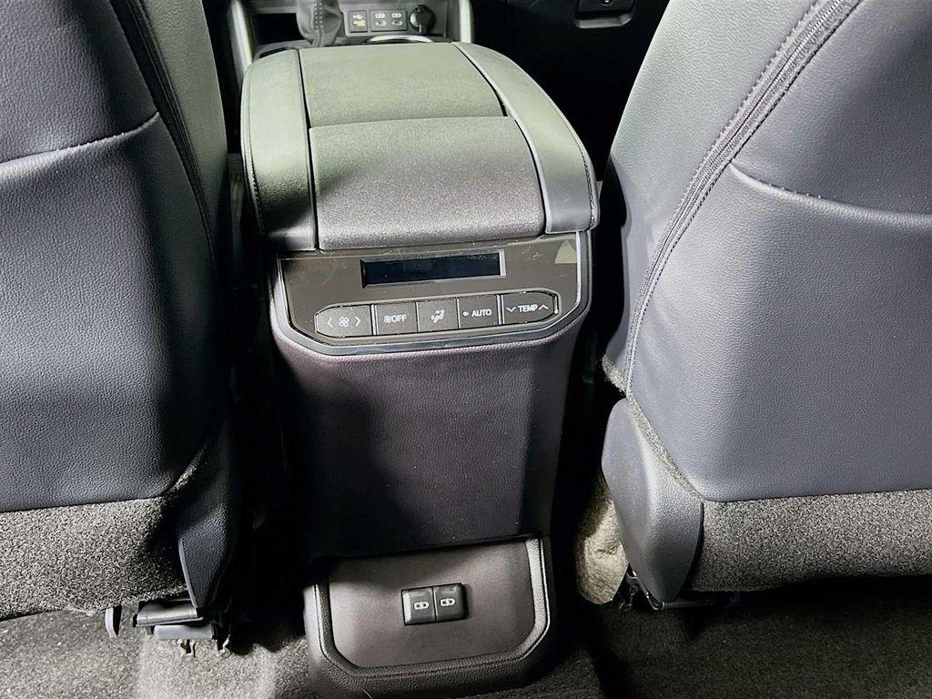 new 2026 Toyota Highlander Hybrid car, priced at $51,487