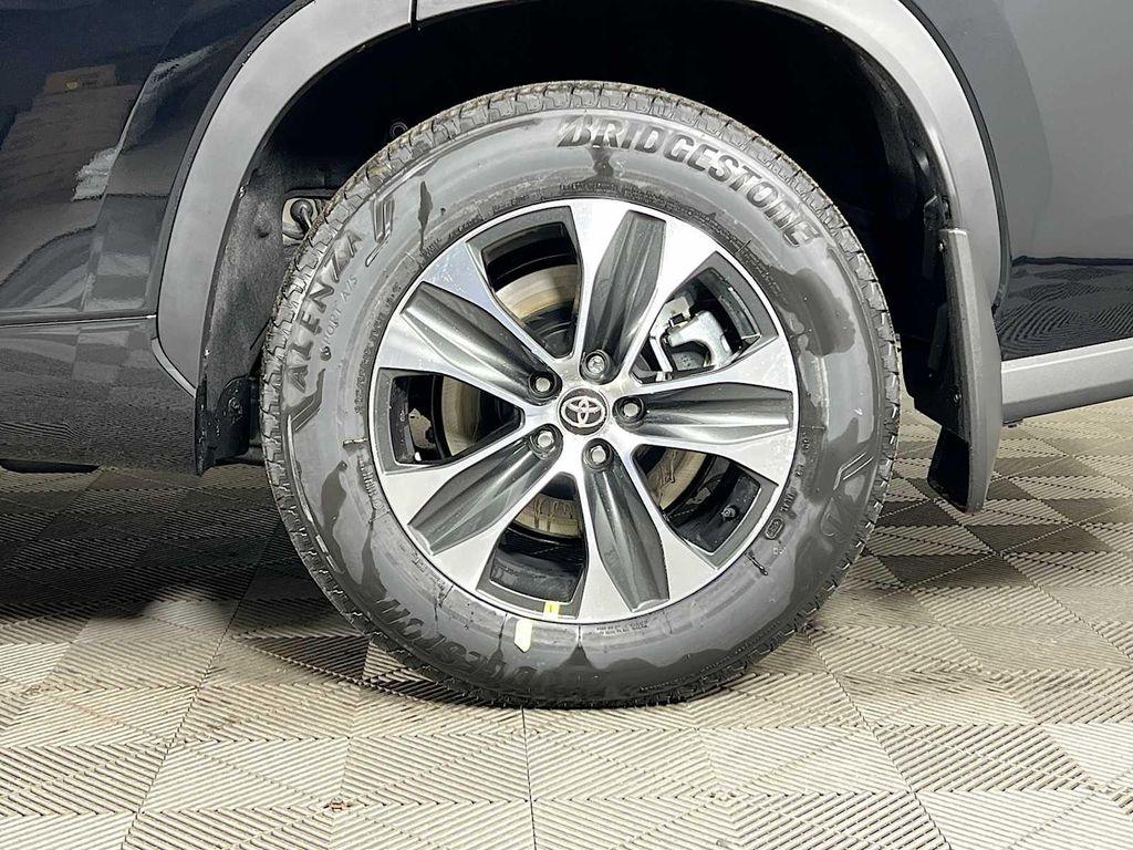 new 2026 Toyota Highlander Hybrid car, priced at $51,487