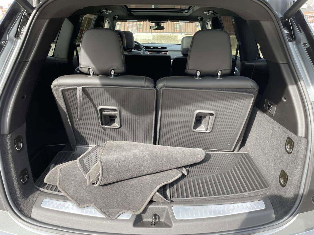 used 2024 Cadillac XT6 car, priced at $35,998