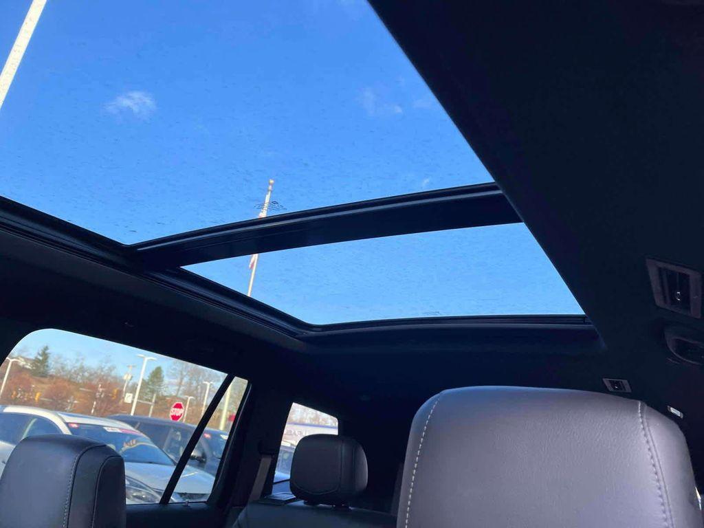 used 2024 Cadillac XT6 car, priced at $35,998