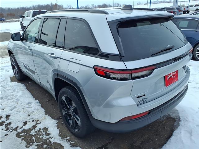 used 2024 Jeep Grand Cherokee car, priced at $38,995