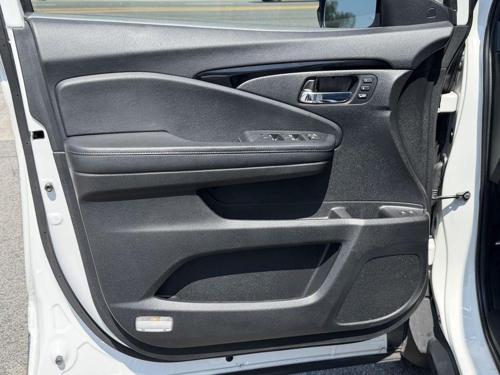 used 2022 Honda Pilot car, priced at $31,799