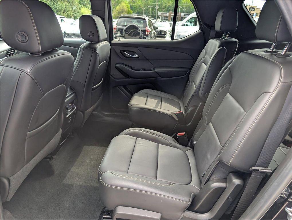 used 2023 Chevrolet Traverse car, priced at $33,299
