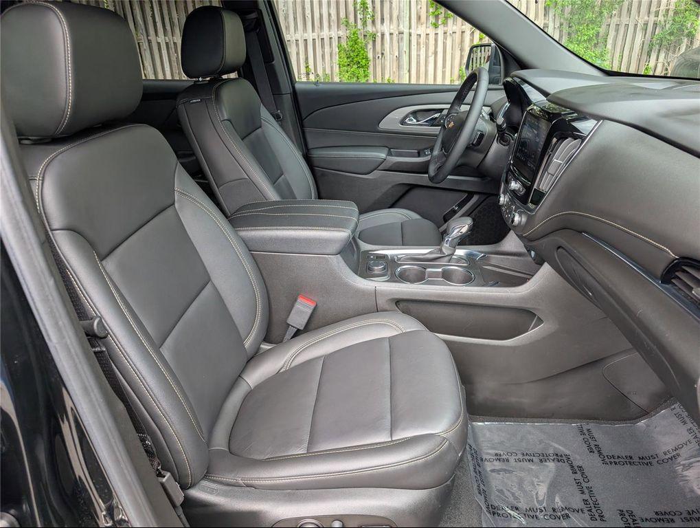 used 2023 Chevrolet Traverse car, priced at $33,299