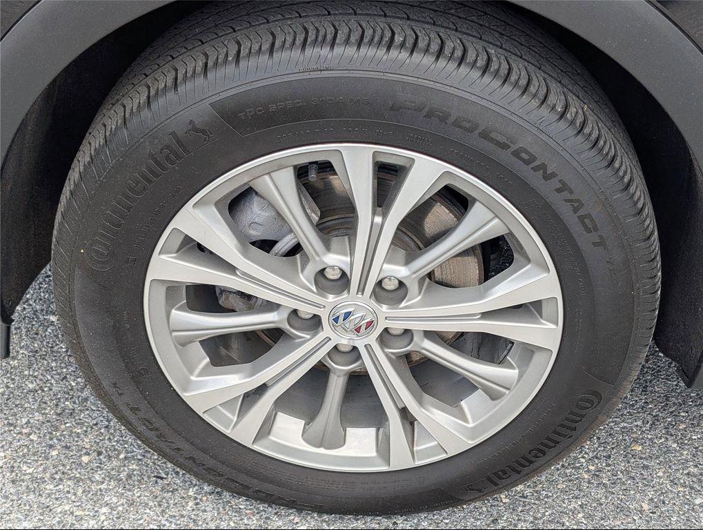 used 2023 Buick Envision car, priced at $26,299