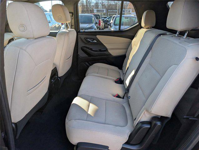 used 2023 Chevrolet Traverse car, priced at $22,500