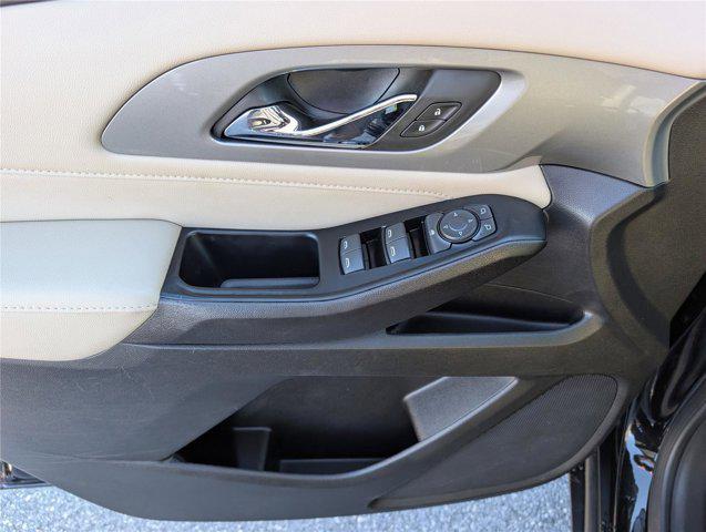 used 2023 Chevrolet Traverse car, priced at $22,500