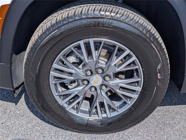 used 2025 Chevrolet Traverse car, priced at $33,000