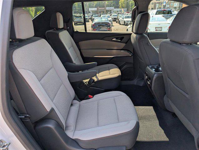 used 2025 Chevrolet Traverse car, priced at $33,000