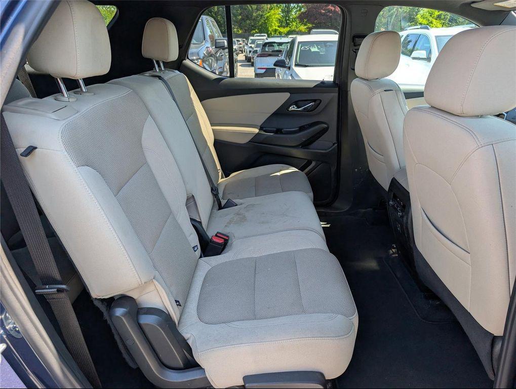 used 2023 Chevrolet Traverse car, priced at $29,049