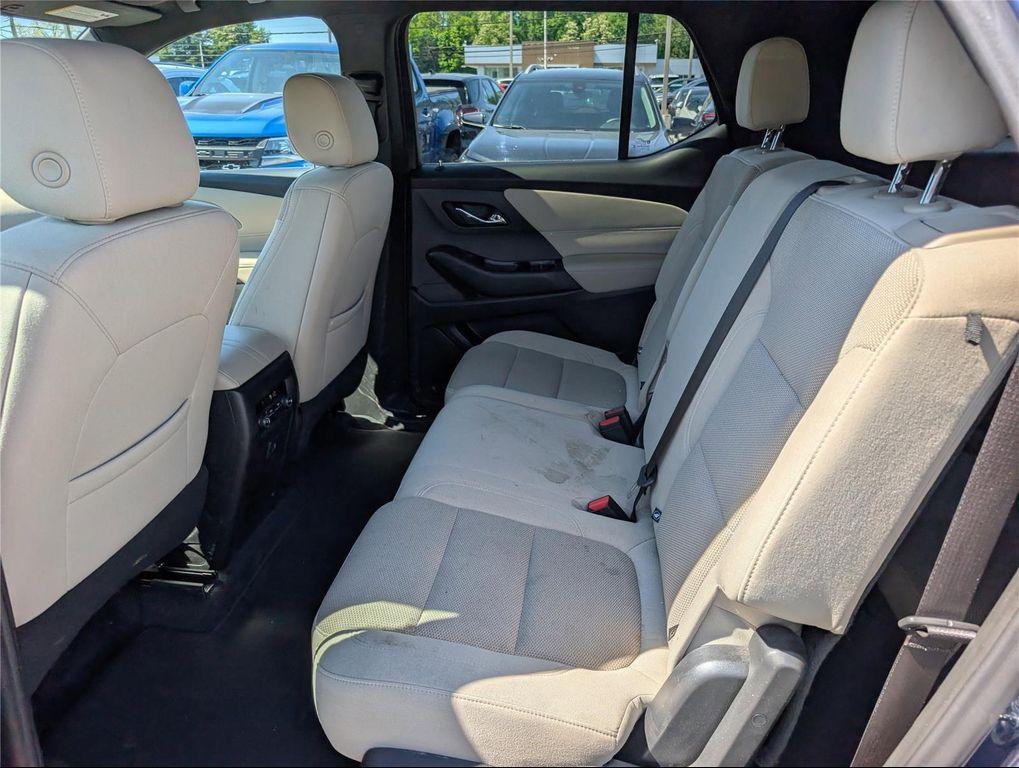 used 2023 Chevrolet Traverse car, priced at $29,049