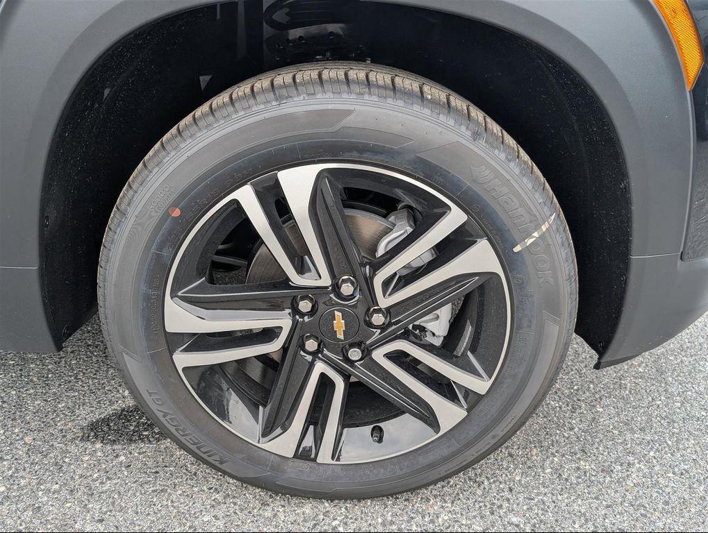 new 2025 Chevrolet TrailBlazer car, priced at $28,856