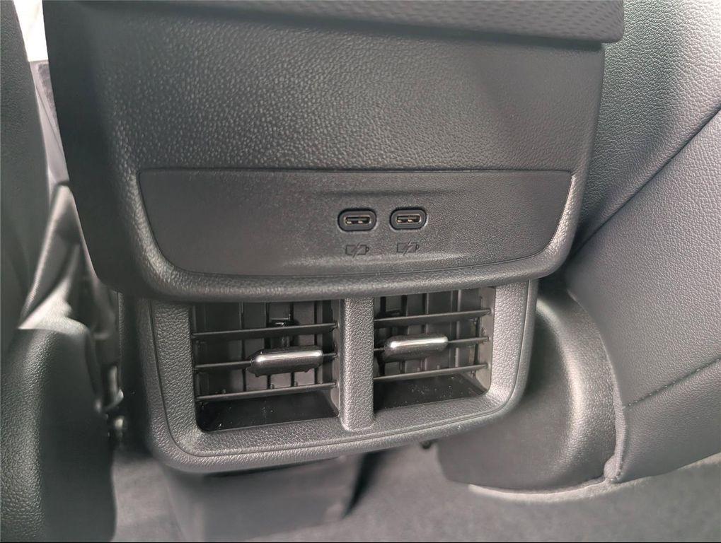 new 2026 Chevrolet Equinox car, priced at $33,589