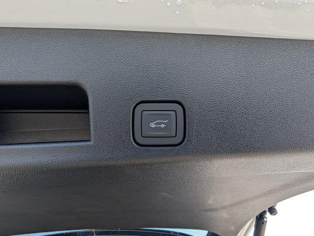 new 2026 Chevrolet Traverse car, priced at $42,905