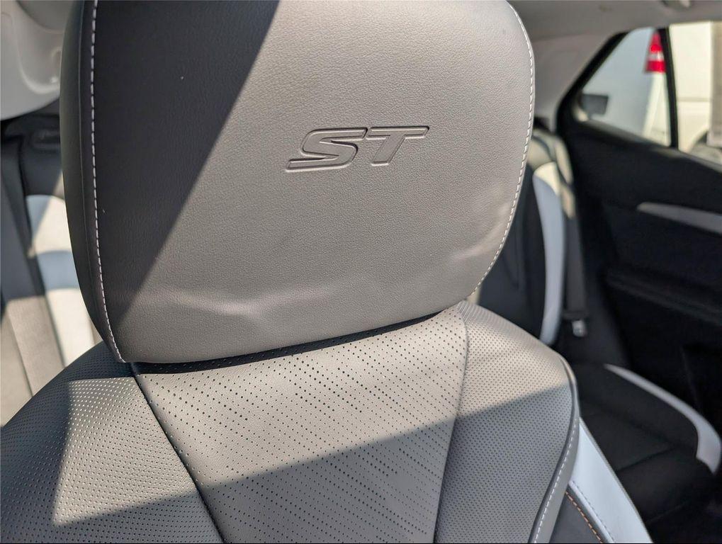 new 2026 Buick Envision car, priced at $40,784