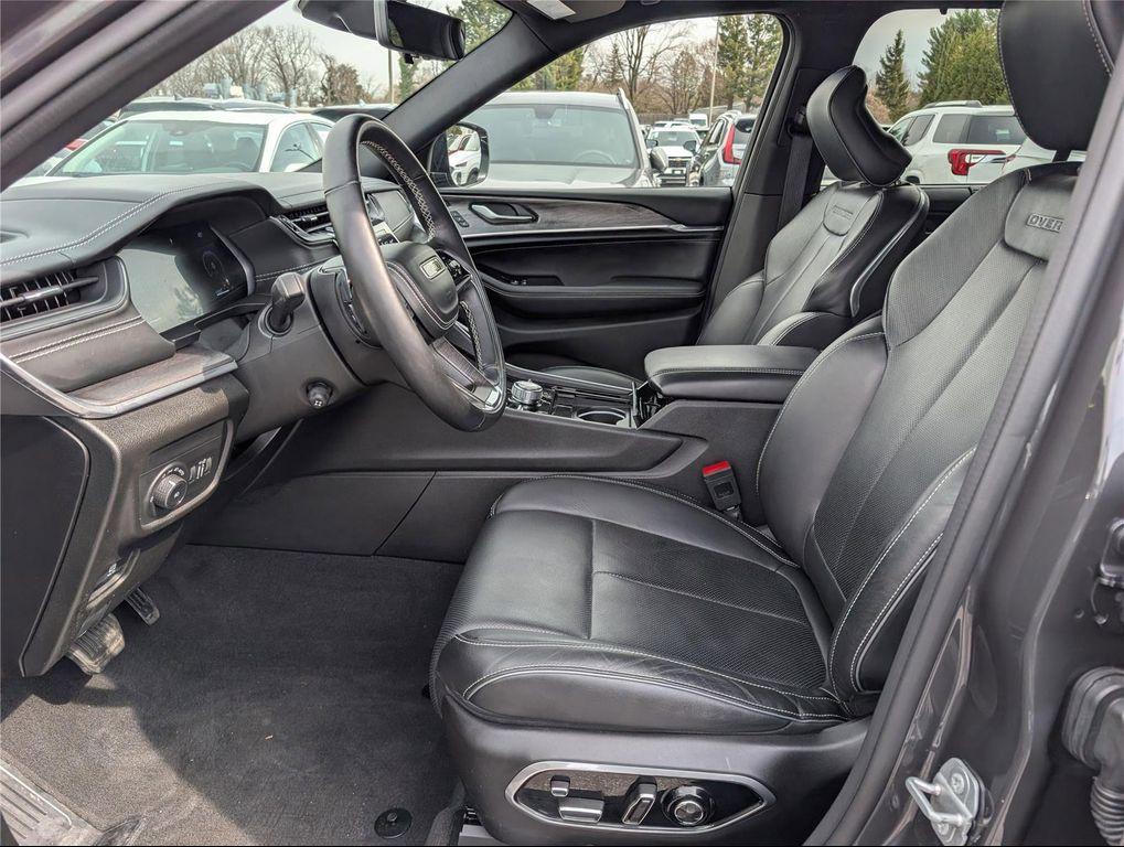 used 2022 Jeep Grand Cherokee car, priced at $31,799