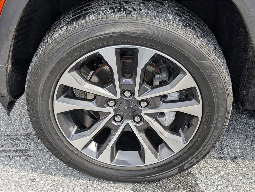 used 2022 Jeep Grand Cherokee car, priced at $31,799