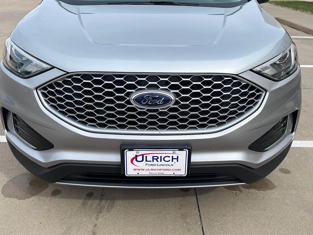 used 2024 Ford Edge car, priced at $25,490