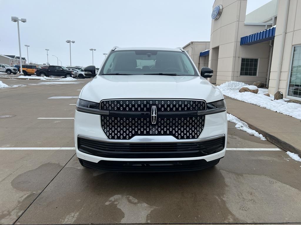 new 2025 Lincoln Navigator car, priced at $101,585
