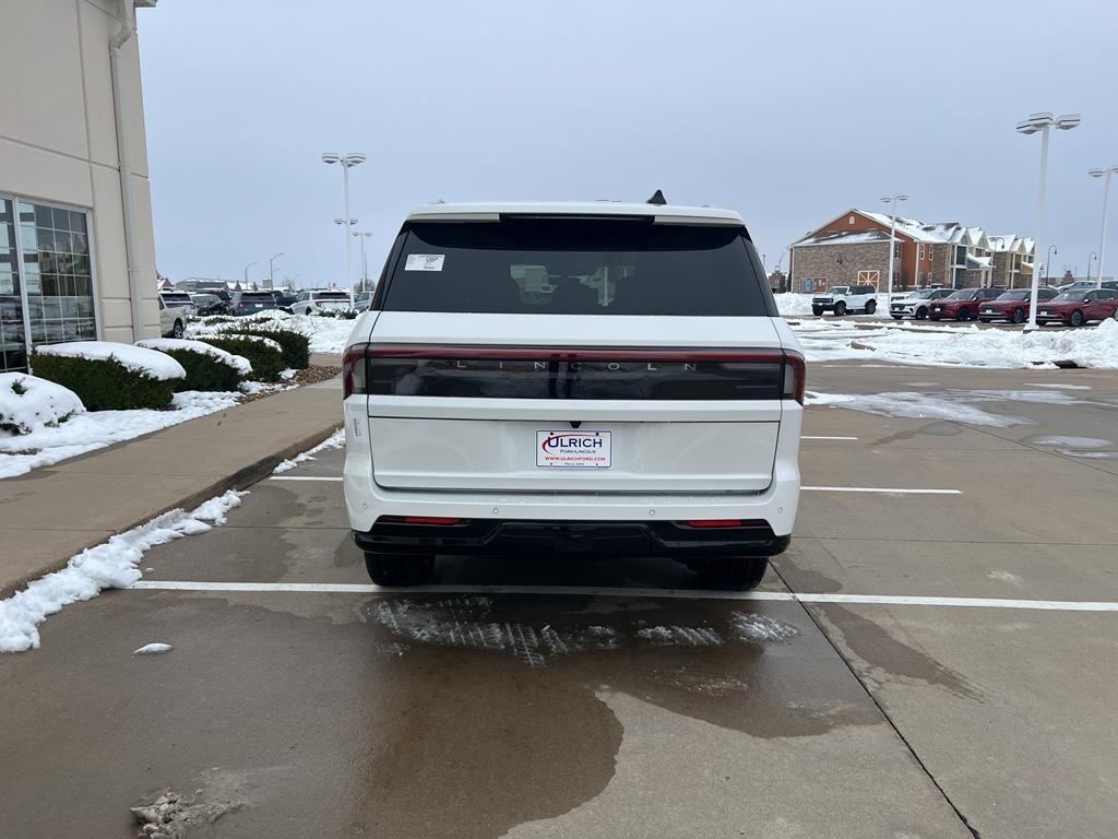 new 2025 Lincoln Navigator car, priced at $101,585